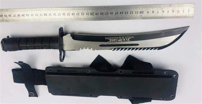 wolf warriors multifunctional knife with rubber handle 95077