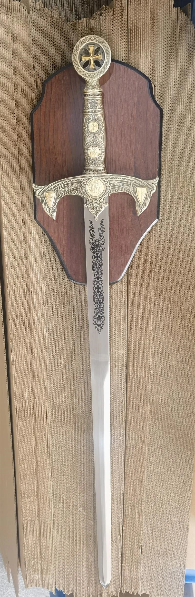 medieval crusader sword 955048